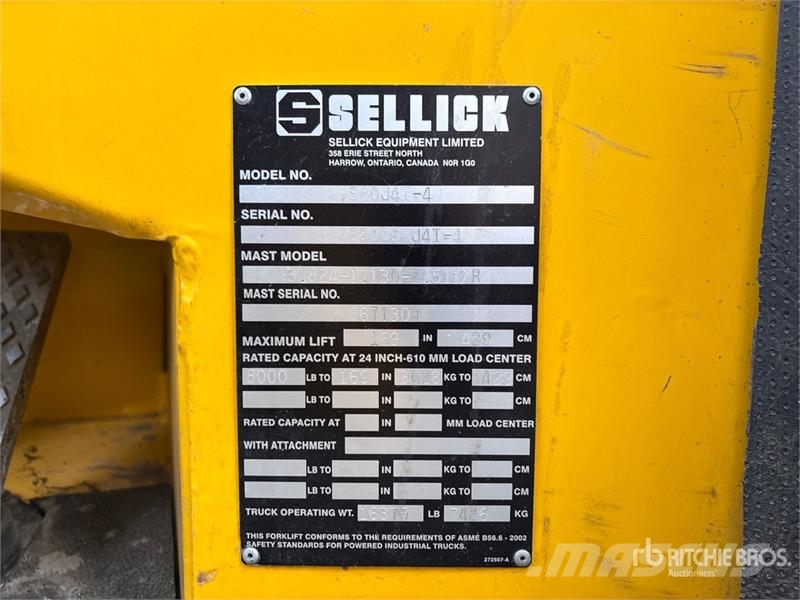 Sellick S80 8000 lb 4x4 Rough Terrain Forklift Elevatore per esterni