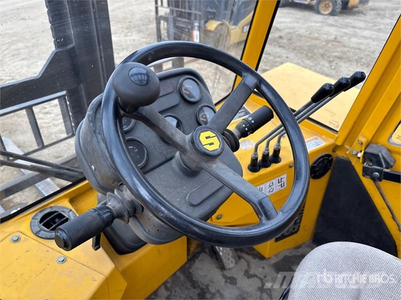 Sellick S80 8000 lb 4x4 Rough Terrain Forklift Elevatore per esterni