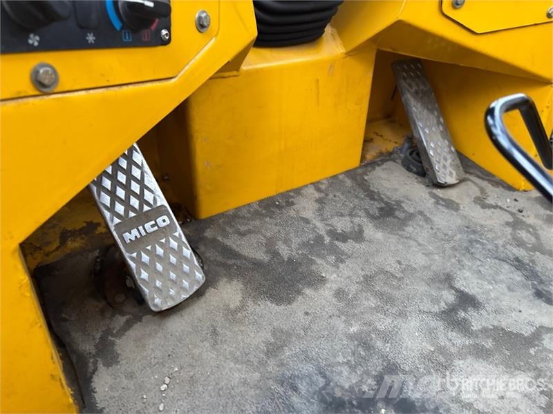 Sellick S80 8000 lb 4x4 Rough Terrain Forklift Elevatore per esterni