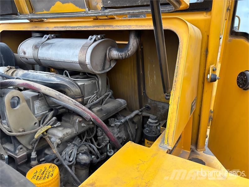 Sellick S80 8000 lb 4x4 Rough Terrain Forklift Elevatore per esterni