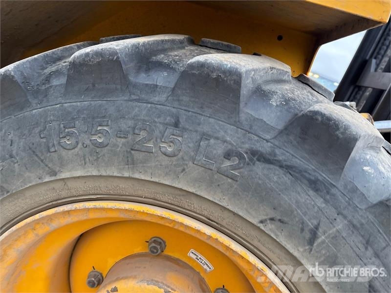 Sellick S80 8000 lb 4x4 Rough Terrain Forklift Elevatore per esterni