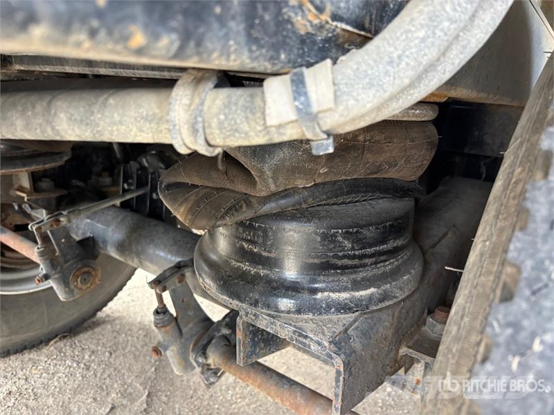 Semiremolques 40 ft Tri/A Live Bottom Trailer Walking floor - semi