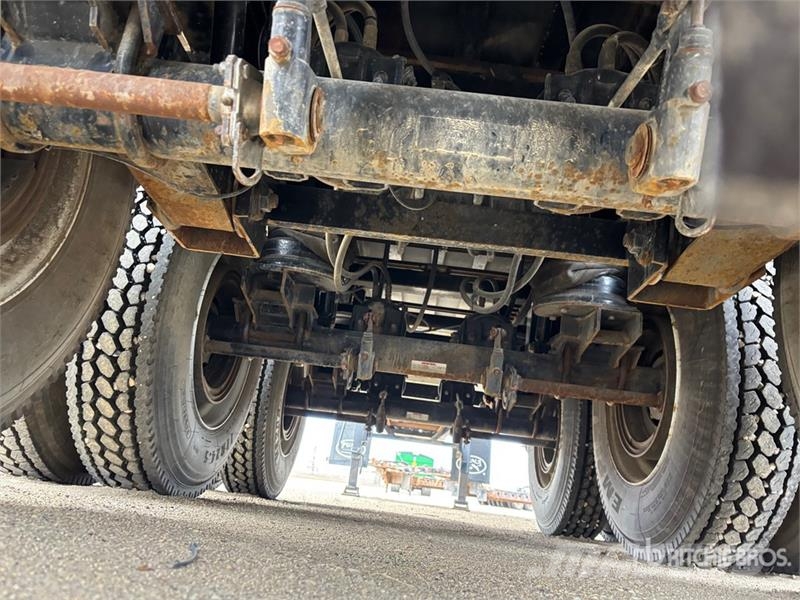Semiremolques 40 ft Tri/A Live Bottom Trailer Walking floor - semi