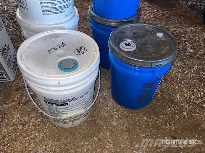  Shell Quantity of Rotella 15W-40 Engine Oil Andre komponenter