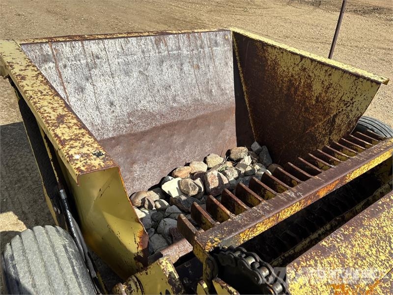 Shulte 52 in Fork Type Rock Picker Stenenrapers