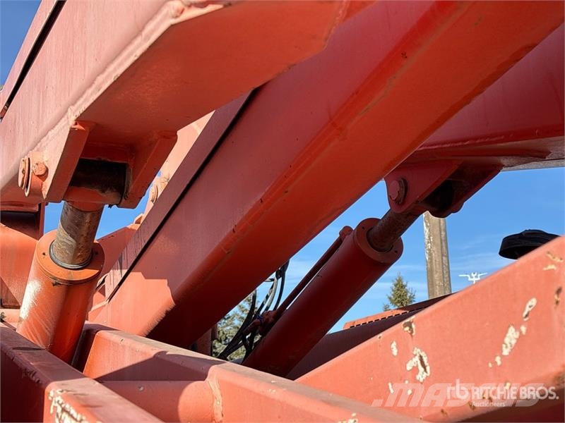 Simon AT60 4WD Diesel Articulating Boom Lift (Inoperable Zglobne podizne platforme