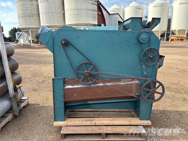  Simon-Day Ltd 245 Grain Cleaner Viljanpuhdistuslaitteet