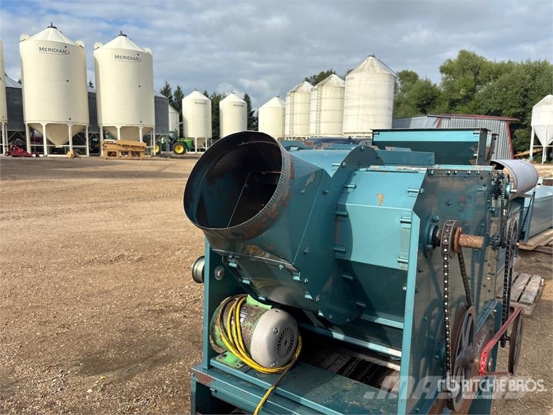  Simon-Day Ltd 245 Grain Cleaner Viljanpuhdistuslaitteet