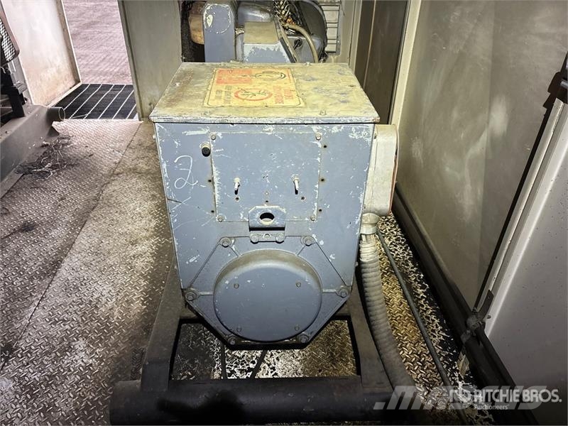  Simson Maxwell 50 kW Containerized Dual Generator  Diesel generatoren