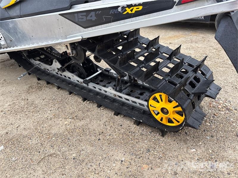 Ski-doo Summit X 800 Snowmobile Snežne sani
