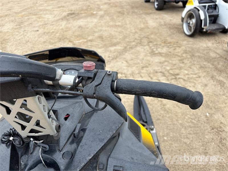 Ski-doo Summit X 800 Snowmobile Snežne sani