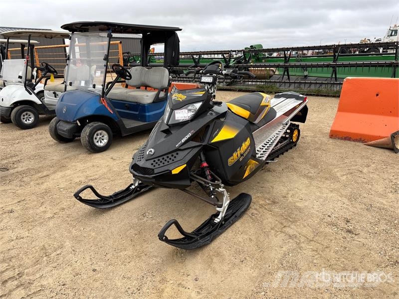 Ski-doo Summit X 800 Snowmobile Snežne sani