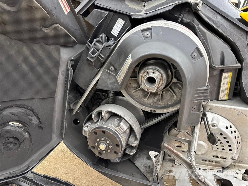 Ski-doo Summit X 800 Snowmobile Snežne sani