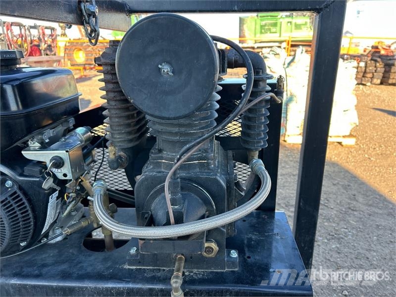 Skid-Mounted 30 gal Air Compressor Kompressorit
