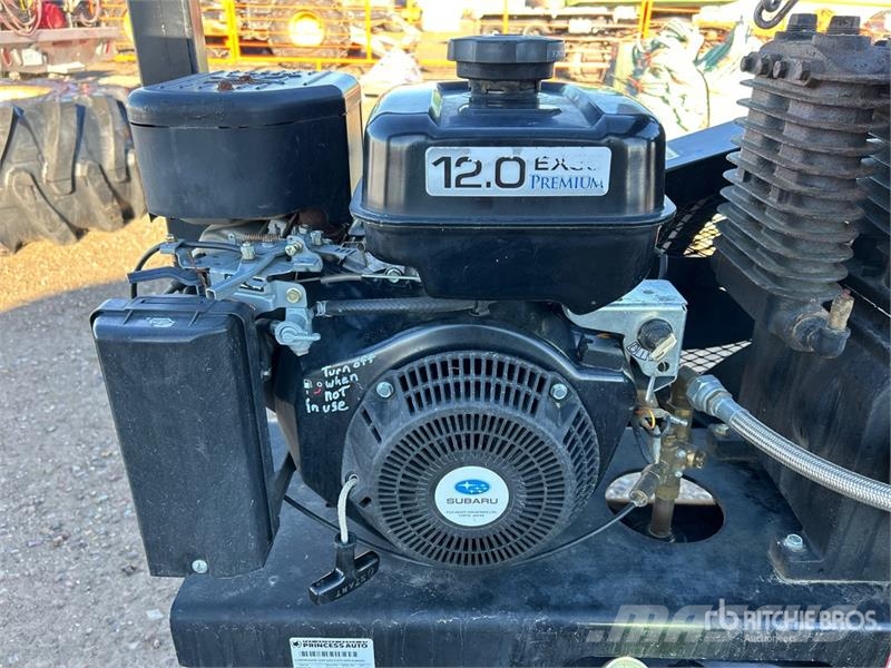 Skid-Mounted 30 gal Air Compressor Kompressorit