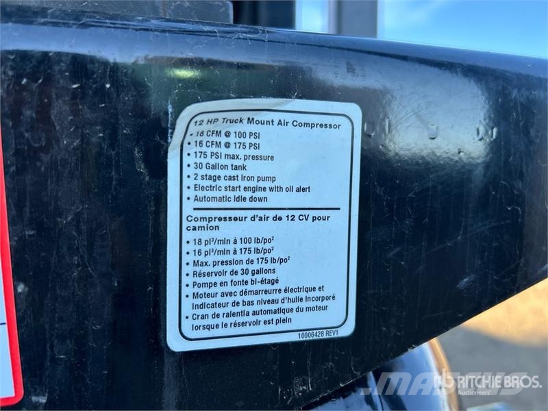 Skid-Mounted 30 gal Air Compressor Kompressorit