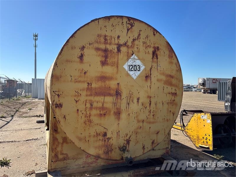  Skid Mounted Steel Fuel Tank Kraftstoff- und Zusatzstoffbehälter