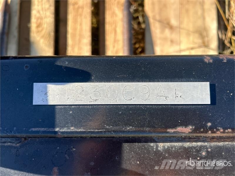 Skid Steer Bale Spear Kiti naudoti statybos komponentai