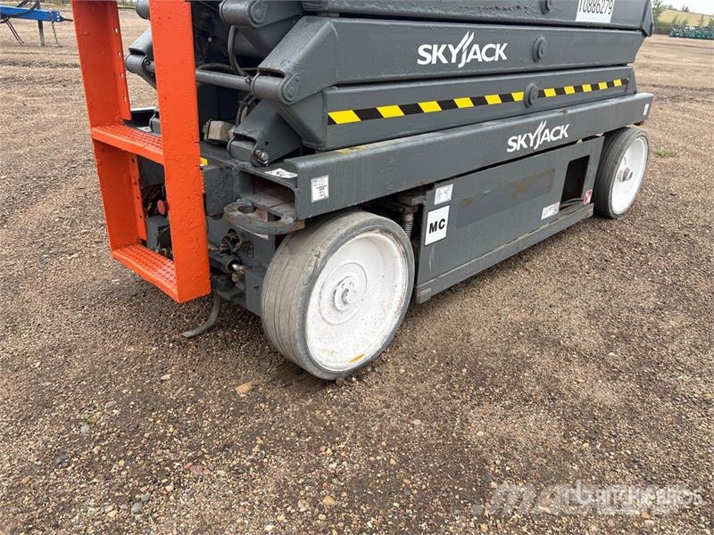 SkyJack SJ1113226 Electric Scissor Lift Platforme foarfeca