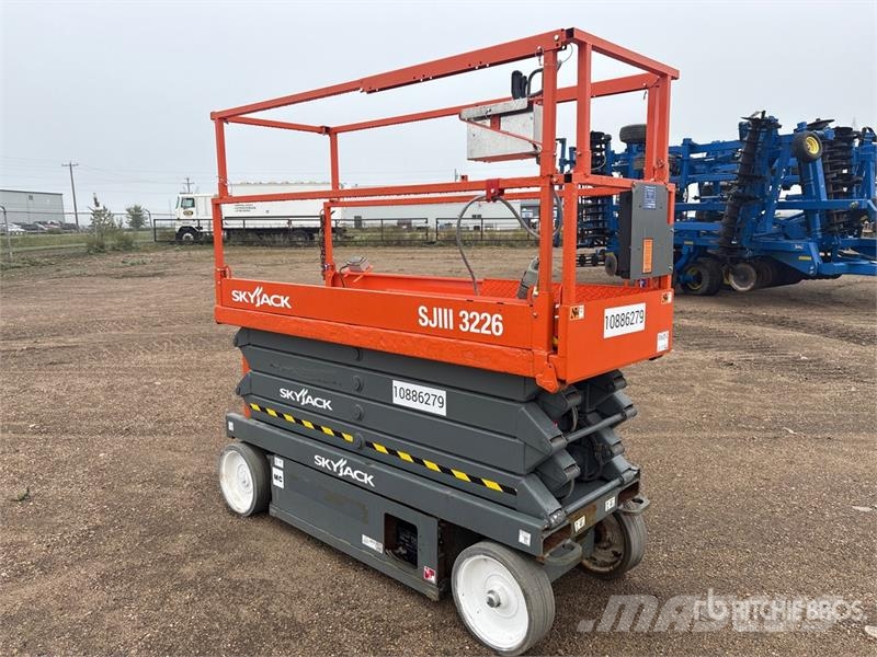 SkyJack SJ1113226 Electric Scissor Lift Platforme foarfeca