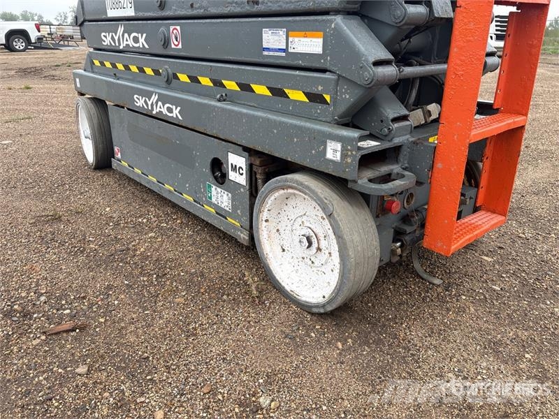 SkyJack SJ1113226 Electric Scissor Lift Platforme foarfeca