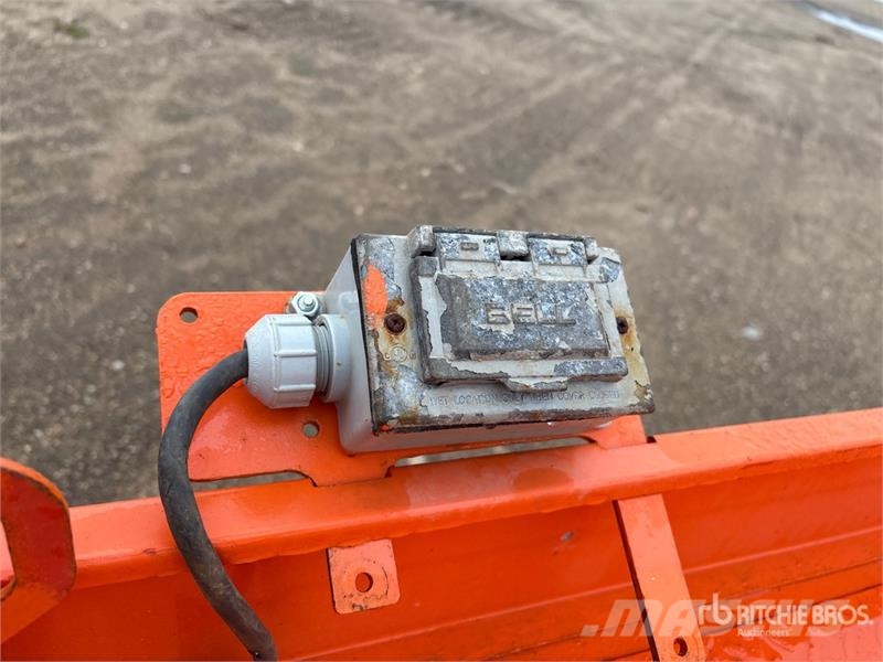 SkyJack SJ1113226 Electric Scissor Lift Platforme foarfeca