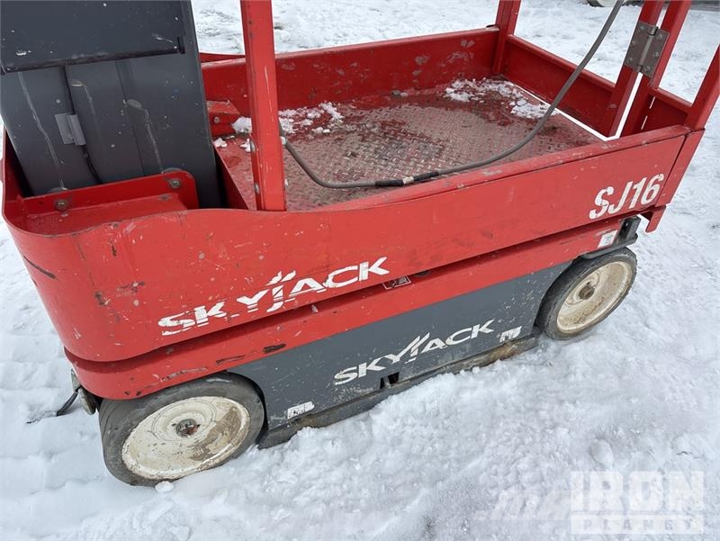SkyJack SJ16 Personhissar och andra hissar
