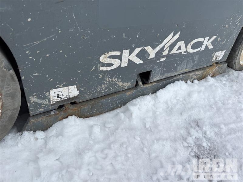 SkyJack SJ16 Personhissar och andra hissar