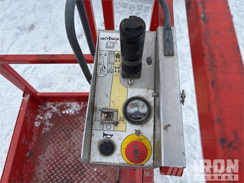 SkyJack SJ16 Personhissar och andra hissar