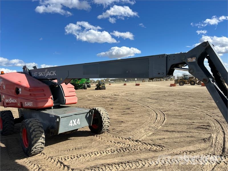 SkyJack SJ45T 4WD Diesel Telescopic Boom Lift Teleskopiskie pacēlāji