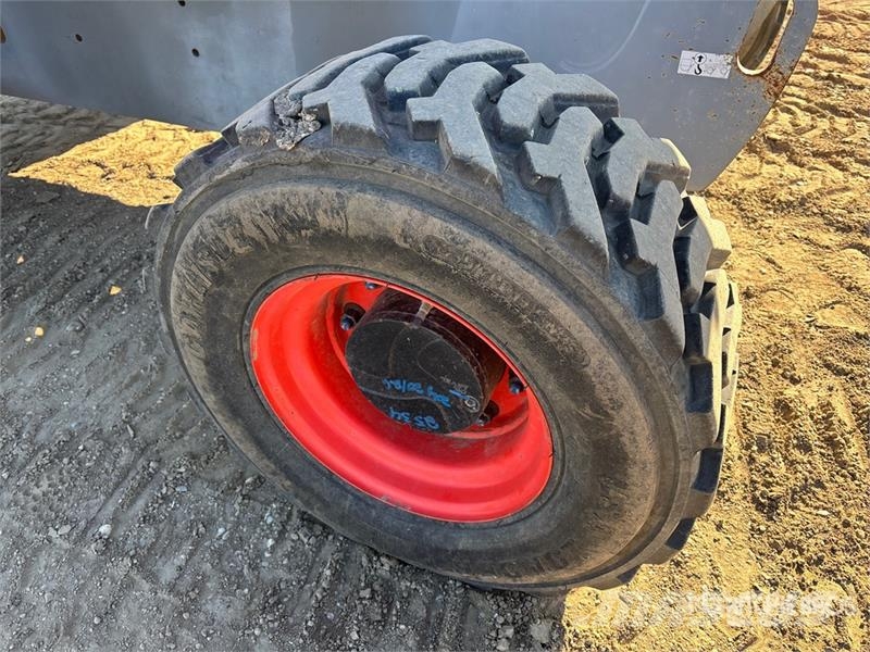 SkyJack SJ46AJ Karos emelők