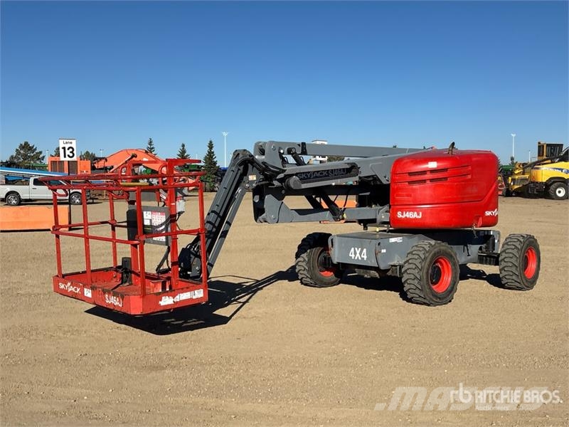 SkyJack SJ46AJ Karos emelők