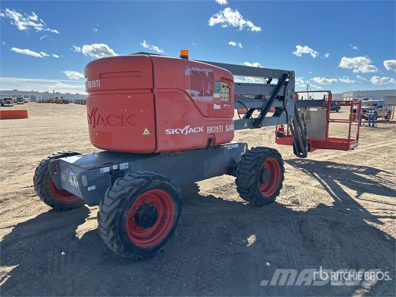 SkyJack SJ46AJ 4WD Diesel Articulating Boom Lift Iseliikuvad poomtõstukid