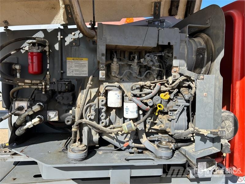 SkyJack SJ46AJ 4WD Diesel Articulating Boom Lift Iseliikuvad poomtõstukid
