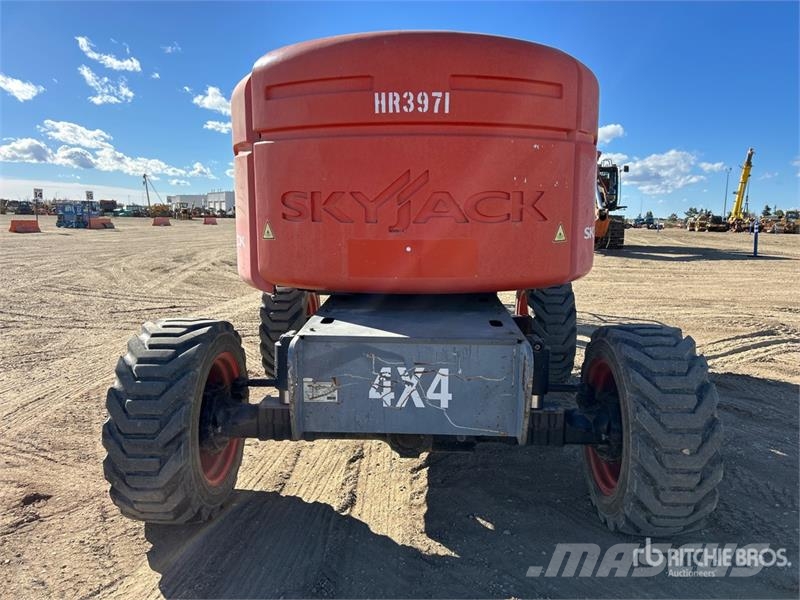 SkyJack SJ46AJ 4WD Diesel Articulating Boom Lift Iseliikuvad poomtõstukid