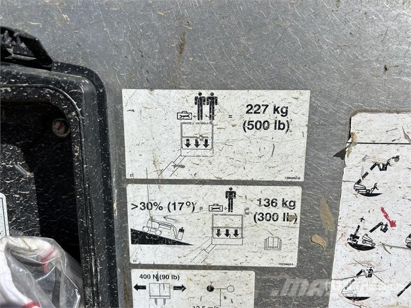 SkyJack SJ46AJ 4WD Diesel Articulating Boom Lift Iseliikuvad poomtõstukid