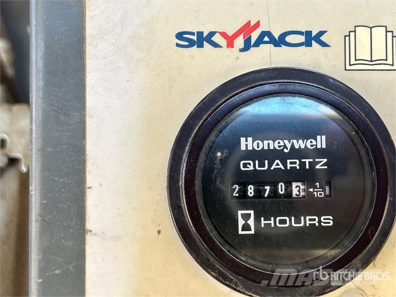 SkyJack SJ46AJ 4WD Diesel Articulating Boom Lift Iseliikuvad poomtõstukid