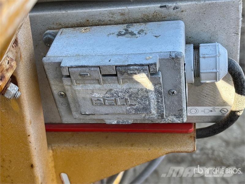 SkyJack SJ63AJ Karos emelők