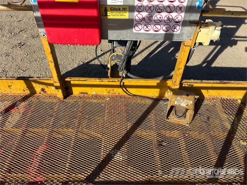 SkyJack SJ63AJ 4WD Diesel Articulating Boom Lift Strēles pacēlāji