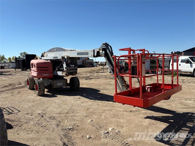 SkyJack SJ63AJ 4WD Diesel Articulating Boom Lift (Inoperab رافعات سلة مفصلية