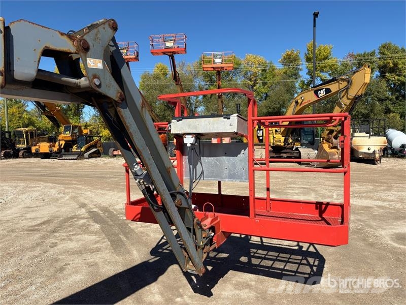 SkyJack SJ63AJ 4WD Diesel Articulating Boom Lift (Inoperab رافعات سلة مفصلية