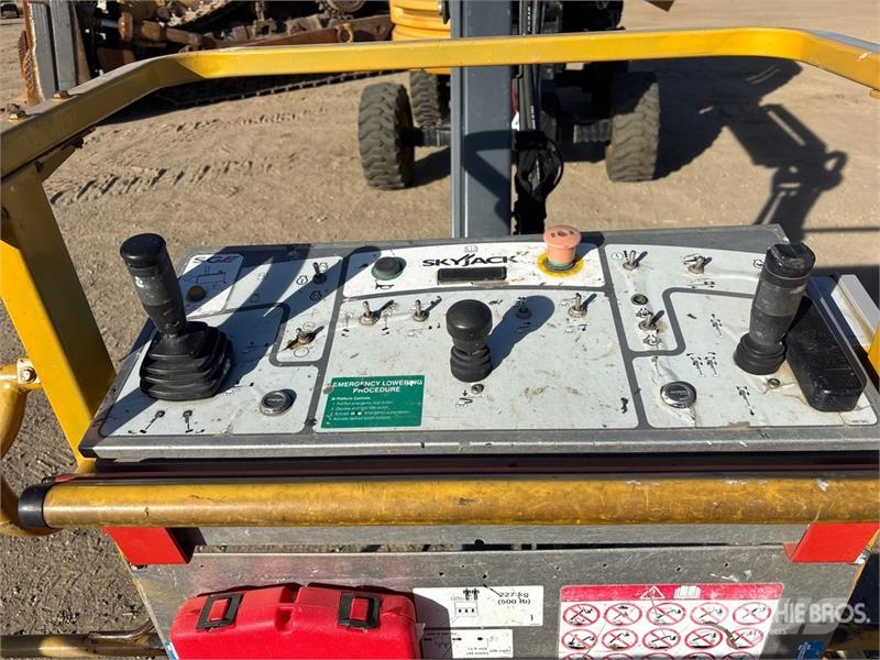 SkyJack SJ63AJ 4WD Diesel Articulating Boom Lift Strēles pacēlāji