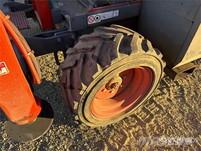 SkyJack SJ6832 RT Ollós emelők