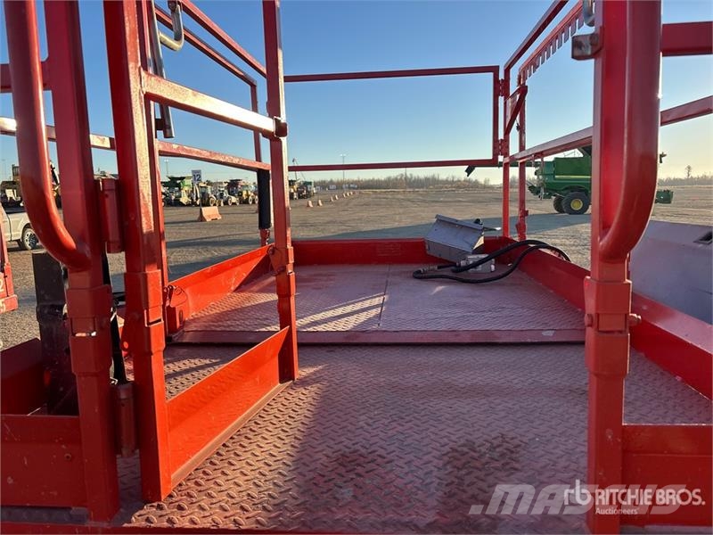 SkyJack SJ6832 RT Ollós emelők