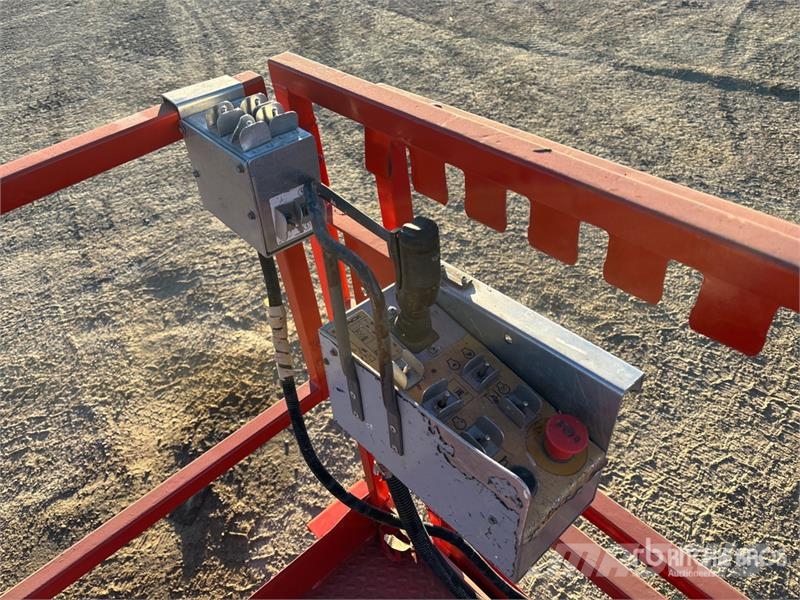 SkyJack SJ6832 RT Ollós emelők