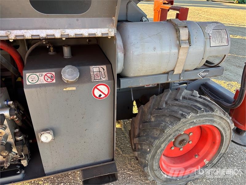 SkyJack SJ6832 RT Ollós emelők