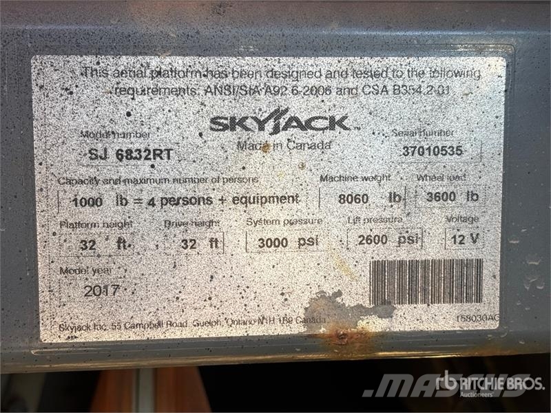 SkyJack SJ6832 RT Ollós emelők