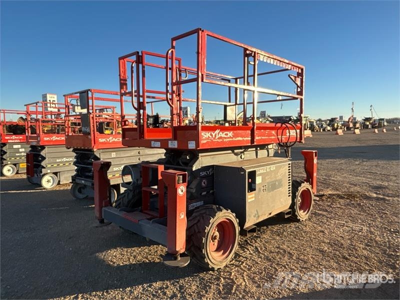 SkyJack SJ6832 RT Ollós emelők