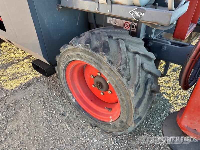 SkyJack SJ6832 RT Ollós emelők