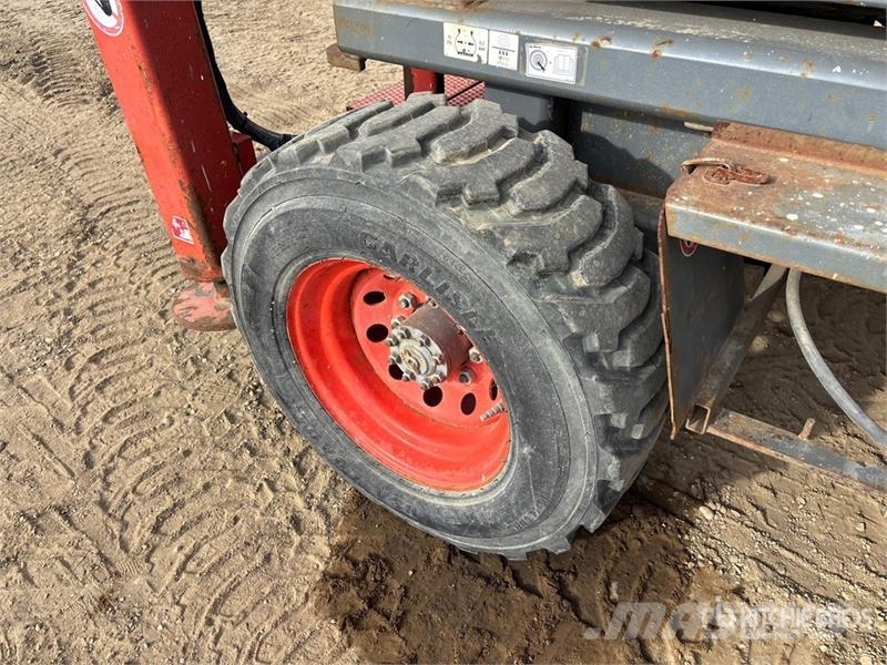 SkyJack SJ7135RT Diesel 35 ft Rough Terrain Scissor Lift Šķerveida pacēlāji